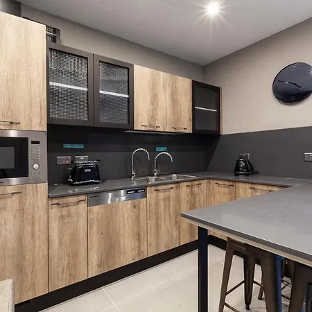 Apartment Lovely Vacation, Private Entrance With Wifi By 360 Estates *